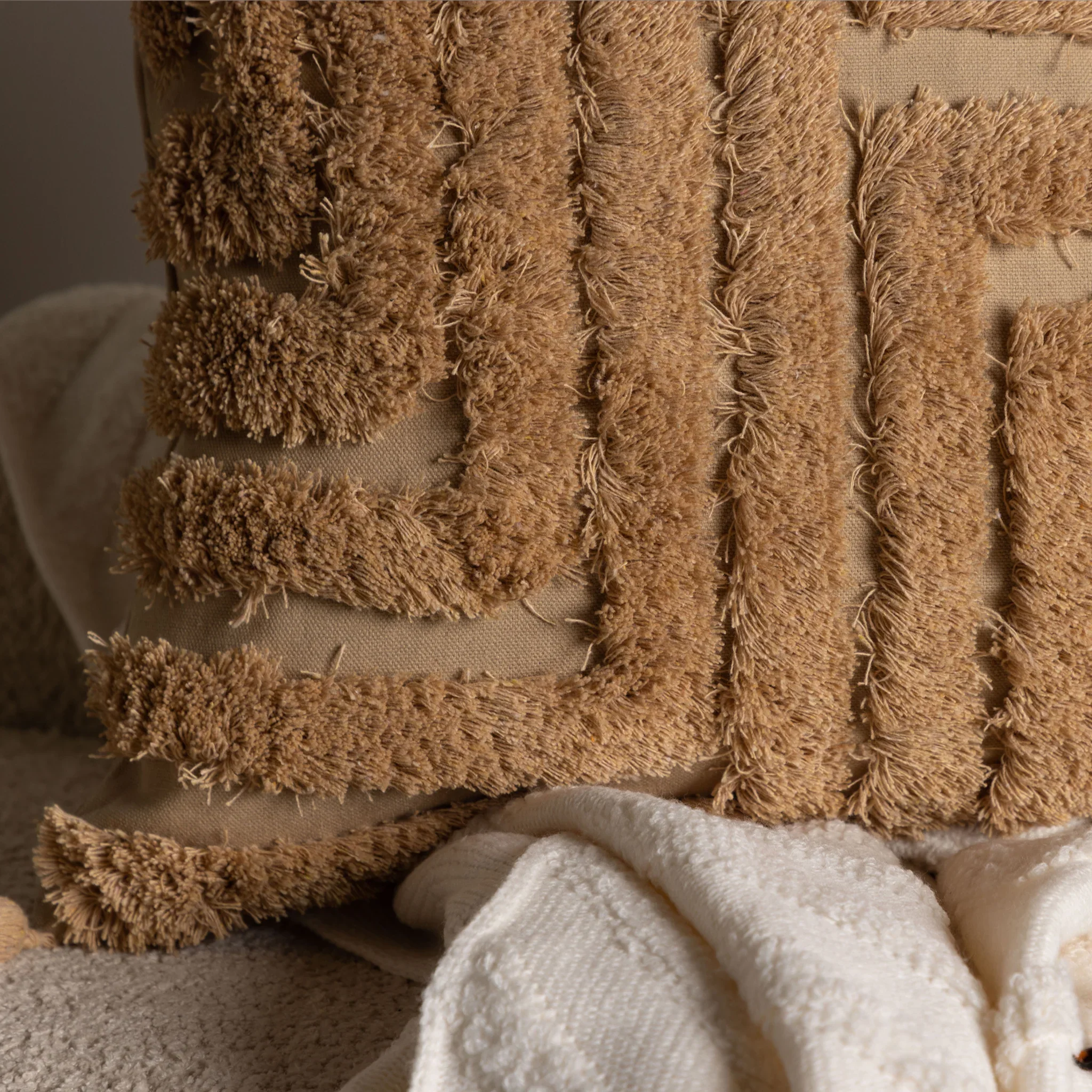 Hoteia - Federa marrone per cuscino con frange 45x45 cm - Image 3