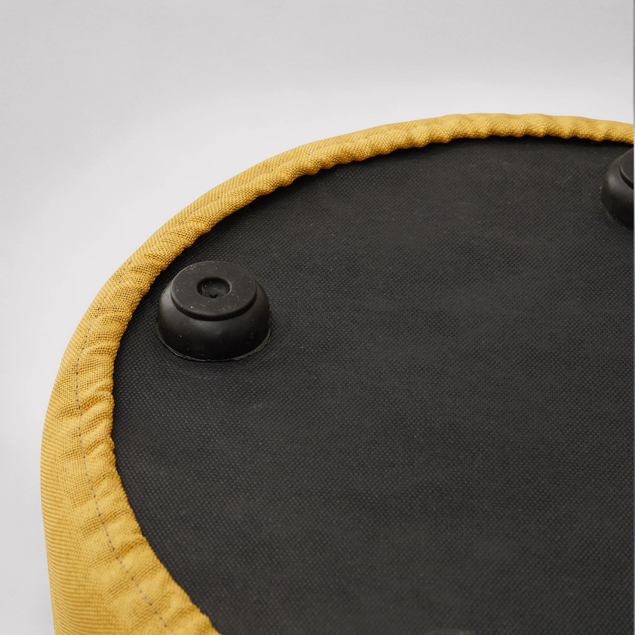 Telopea - Pouf tondo imbottito grigio e giallo - Image 4